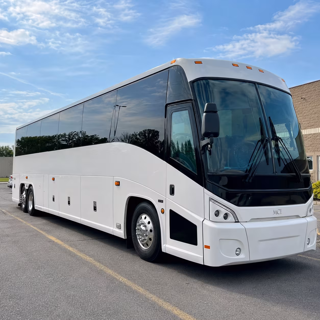 employee shuttle services across anaheim and the platinum triangle